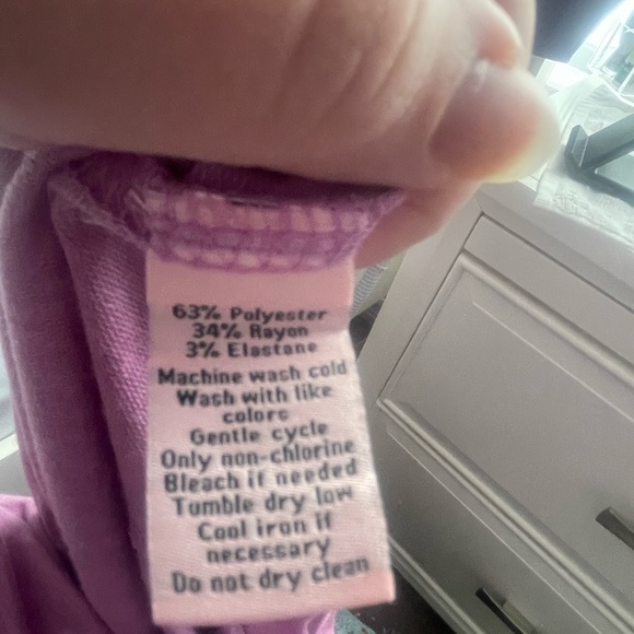 JUICY COUTURE Purple Long Sleeve Top, Size L.63% Polyester 34% Rayon 3% Elastone - Picture 4 of 4